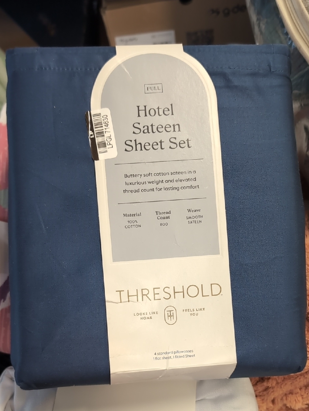 Threshold Full Hotel Sateen Sheet Set!